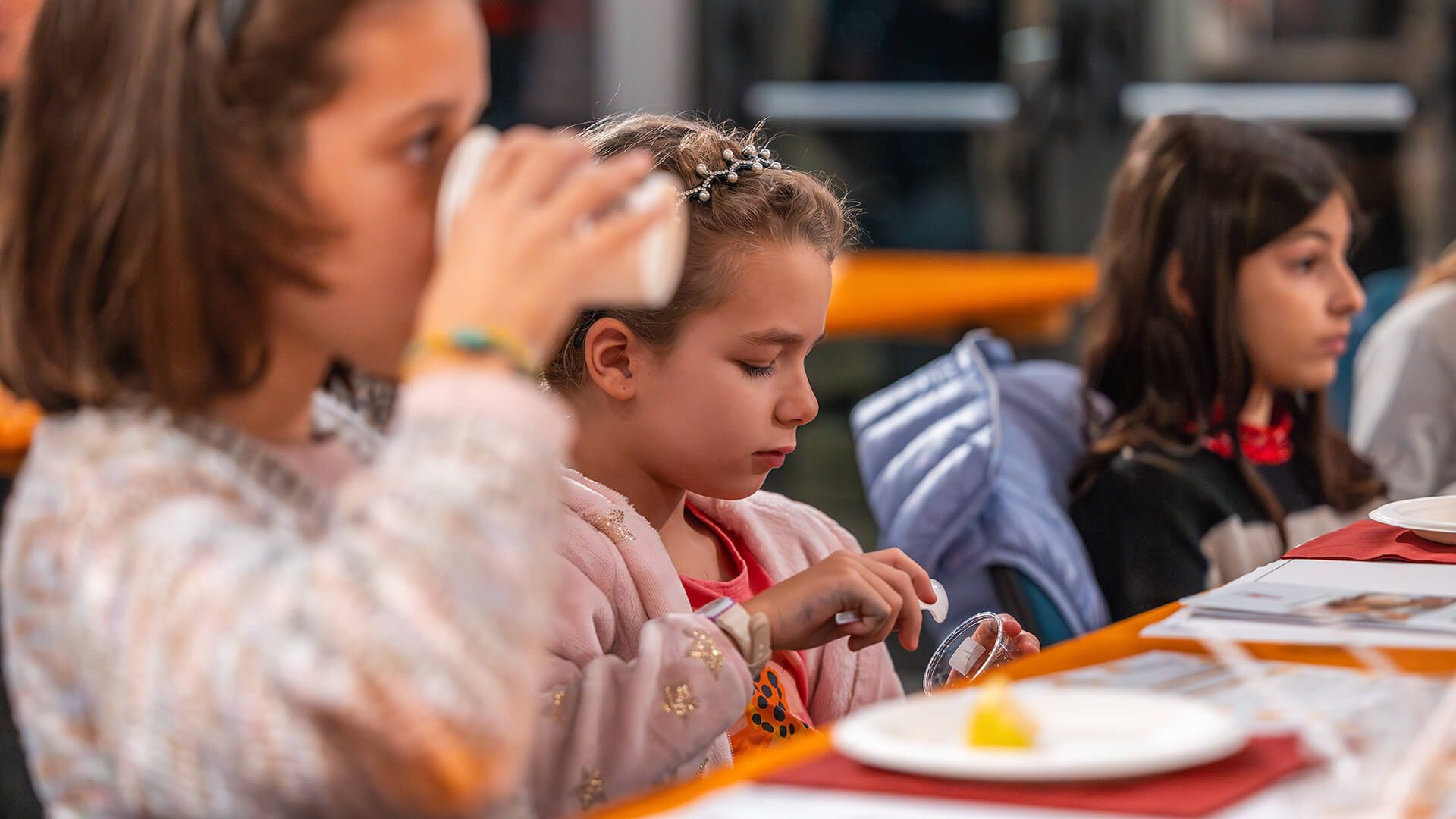   bambini laboratori  egustazioni miele