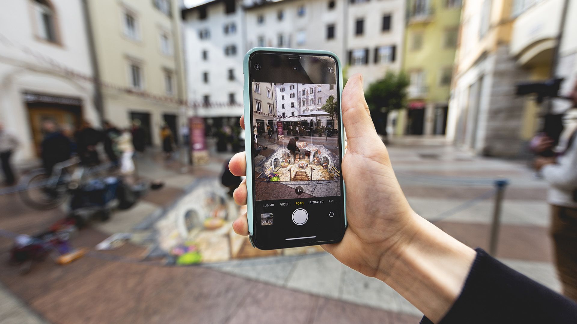    con ivisione street art centro storico autumnus