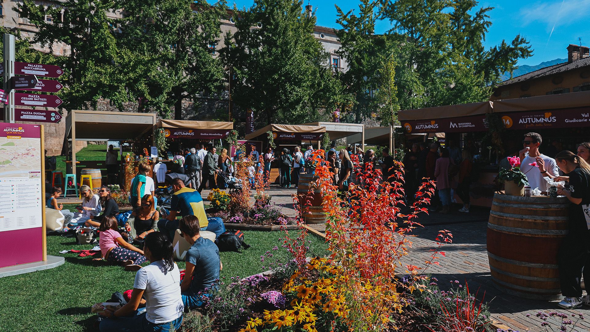 mercato piazza mostra giardino relax condivisione testata