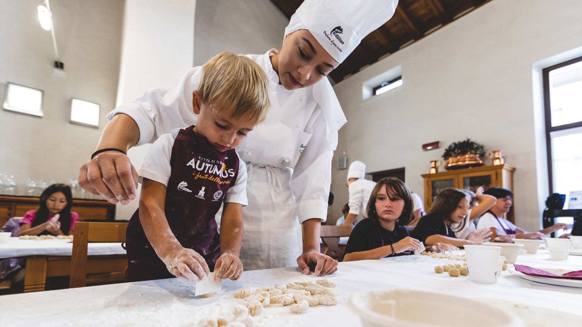 laboratorio pane bambini impastare